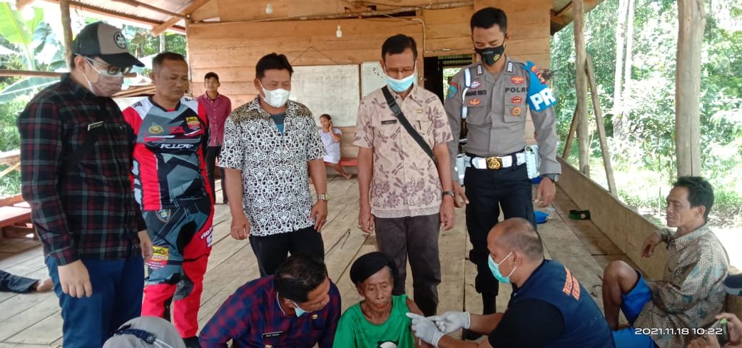 Puskesmas Nibung Giat Vaksin SAD Di desa Mulya Jaya