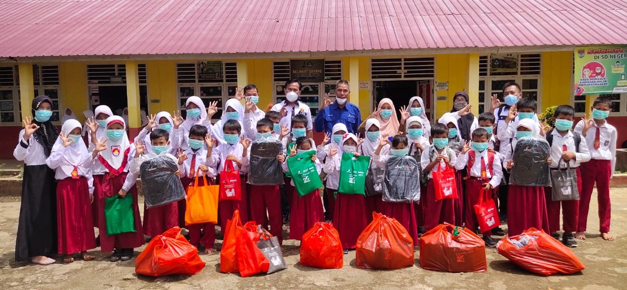 SRMD dan PWI Mura, Menyalurkan Bantuan Perlengkapan Sekolah Di Kecamatan BTS ULU