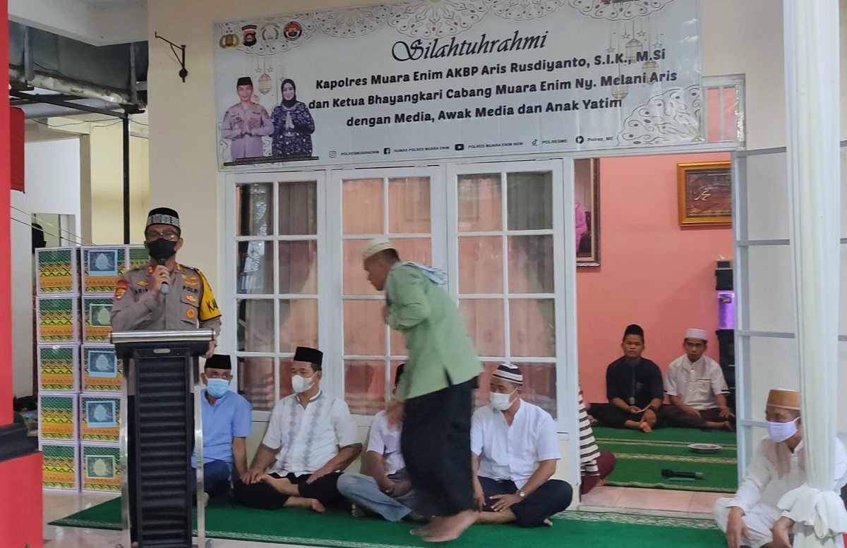 Pererat Tali Silaturahmi, Kapolres Muara Enim Ajak Insan Pers dan Santri Buka Bersama